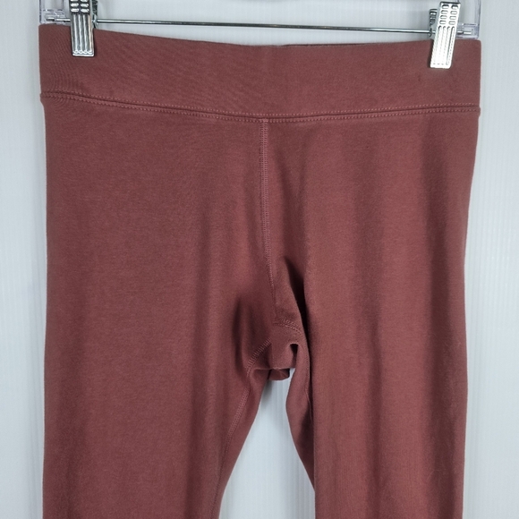 Nike Rust Colored Leggings with Signature Swoosh Size M Soft Activewear Sporty - Picture 6 of 10